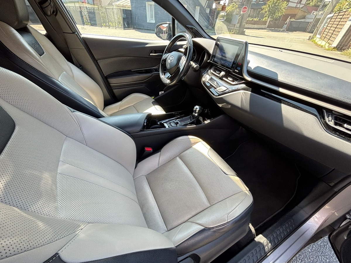Toyota TOYOTA C HR 122ch Collection 2WD E-CVT - Crochet d'attelage