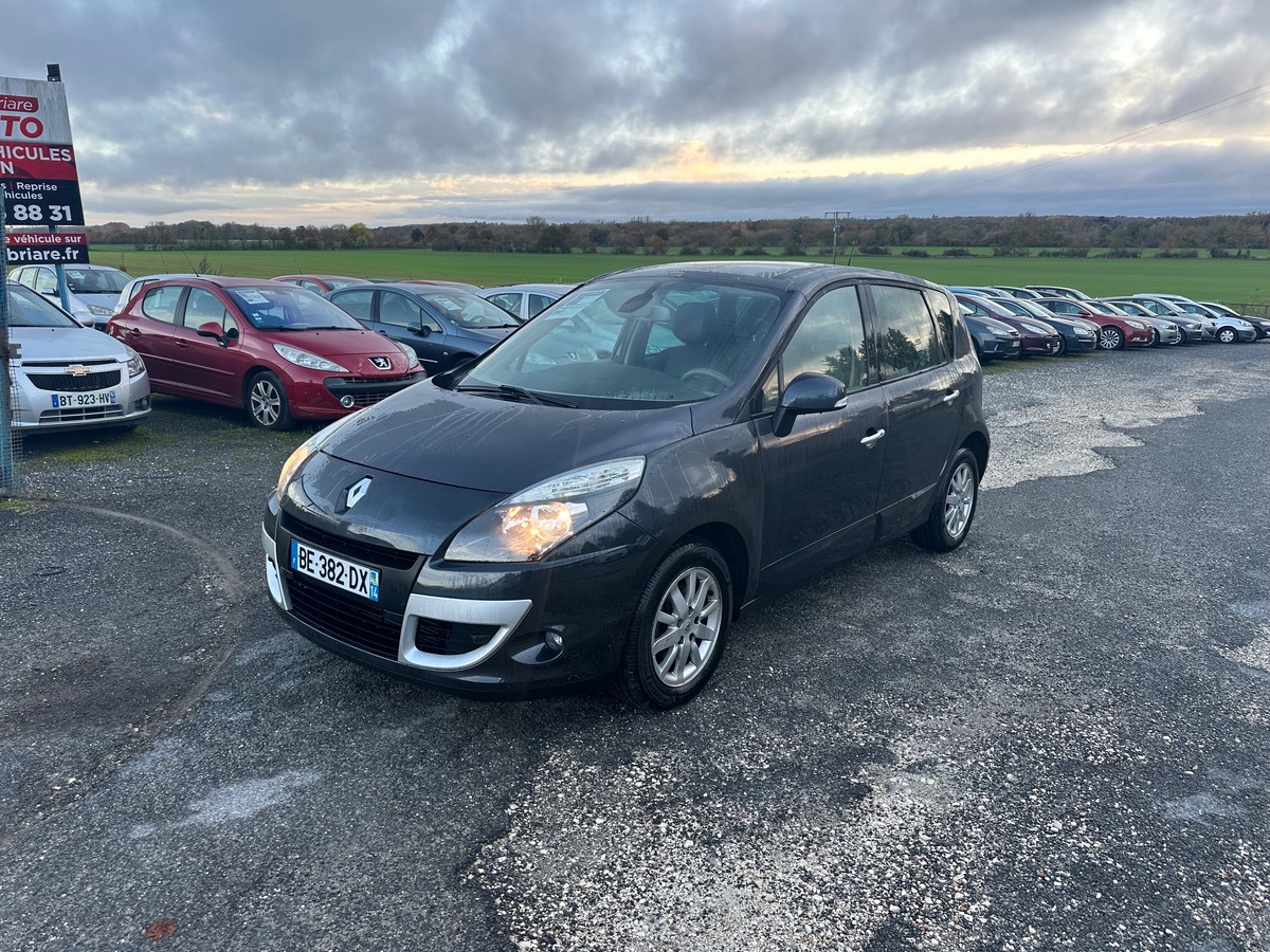 RENAULT Scenic III 1.9 dci 130 1ère main 5990e toutes option toit ouvr