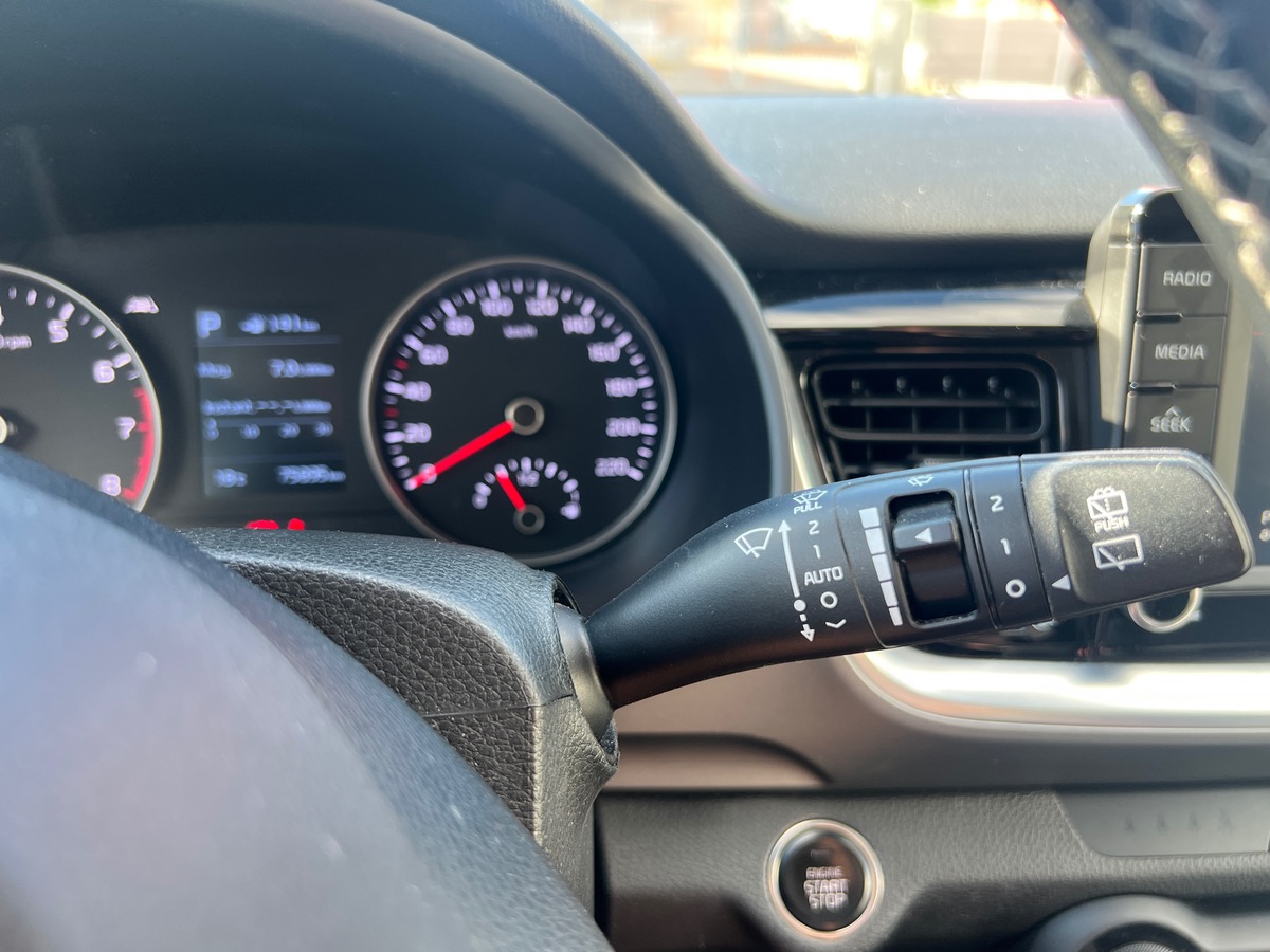 Kia Stonic Premium T-GDI 120cv DCT7, SUIVI COMPLET KIA, SIEGES CHAUFFANTS, CARPLAY