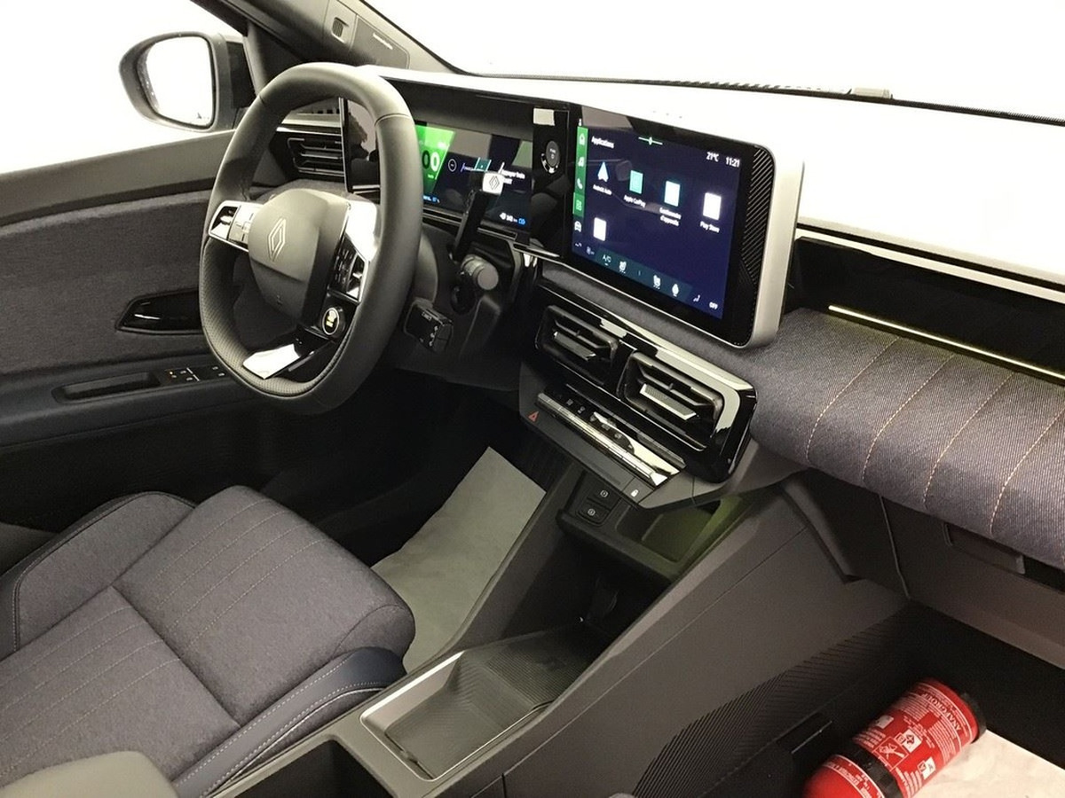 RENAULT RENAULT 4 E-TECH ELECTRIC 150 ch | Electrique | Apple CarPlay AndroidAuto | Caméra de recul