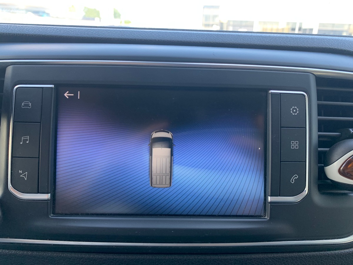 Toyota ProAce 120 chevaux | 3 Places | Medium | Apple car play | GPS | Régulateur de vitesse | Radar