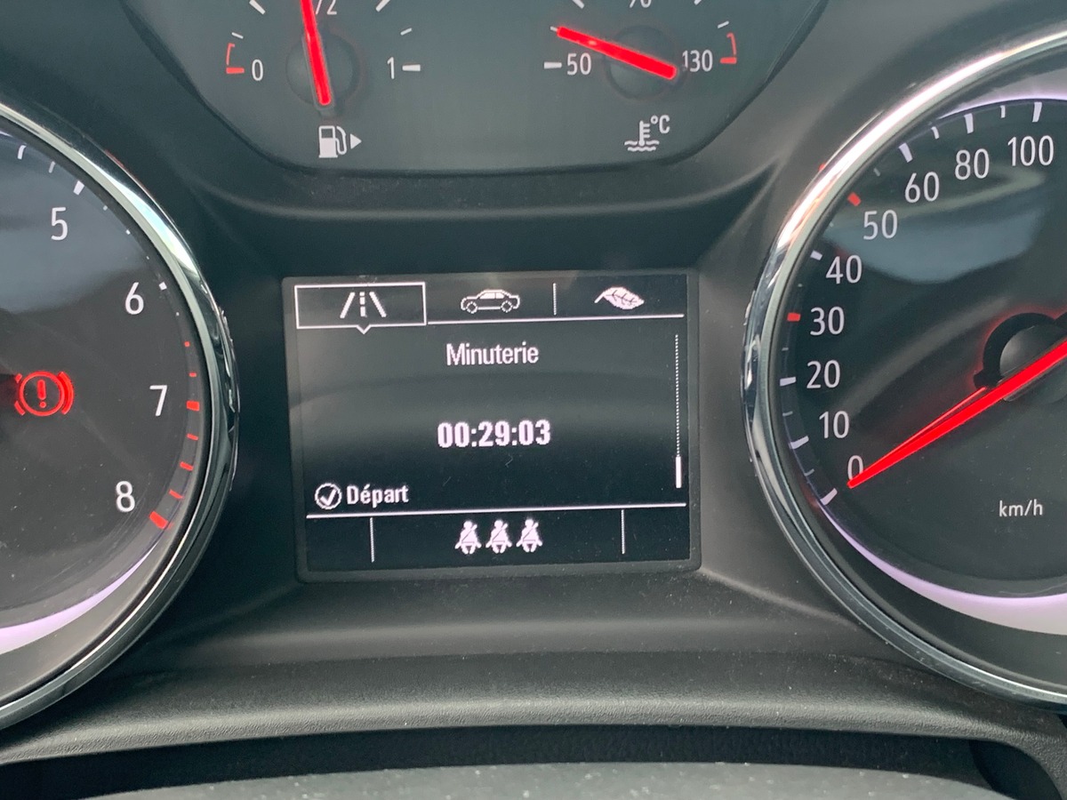 Opel Astra 105 ch | Black Edition | Caméra recul | Régulateur vitesse | Radar de stationnement avant