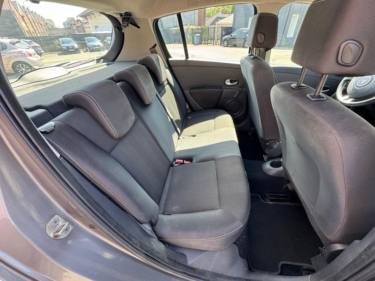 RENAULT Clio III 1.2 75ch 5portes Edition 20 ans - Garantie