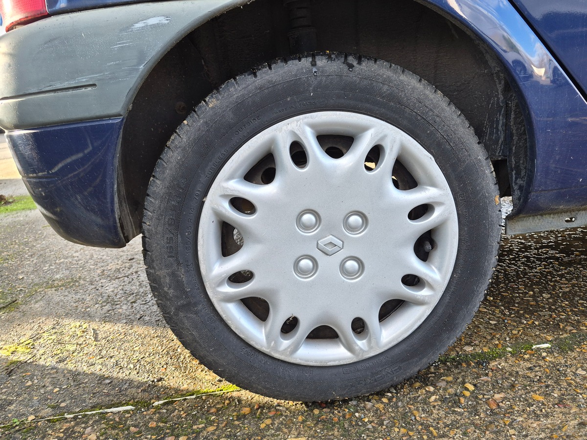 RENAULT Clio II 1.4 RTE 5 PORTES