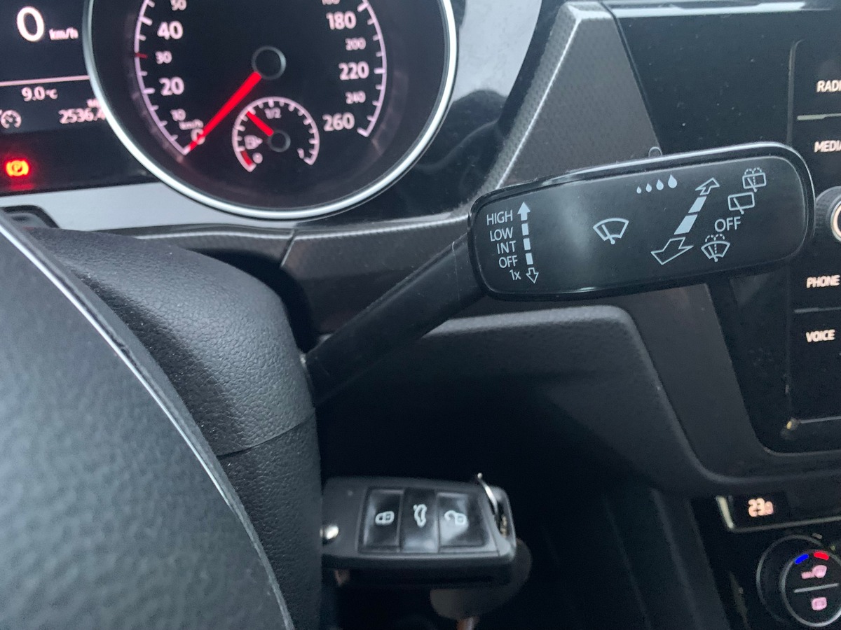 Volkswagen Touran 115 | Connect | 7 Places | Caméra recul | GPS | Bluetooth | Régulateur vitesse