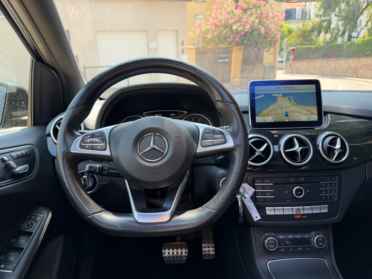 Mercedes Benz CLASSE B 200 1.6 i 156 CV / Pack AMG Fascination / Phase 2 /Toit Ouvrant / 1 er Main