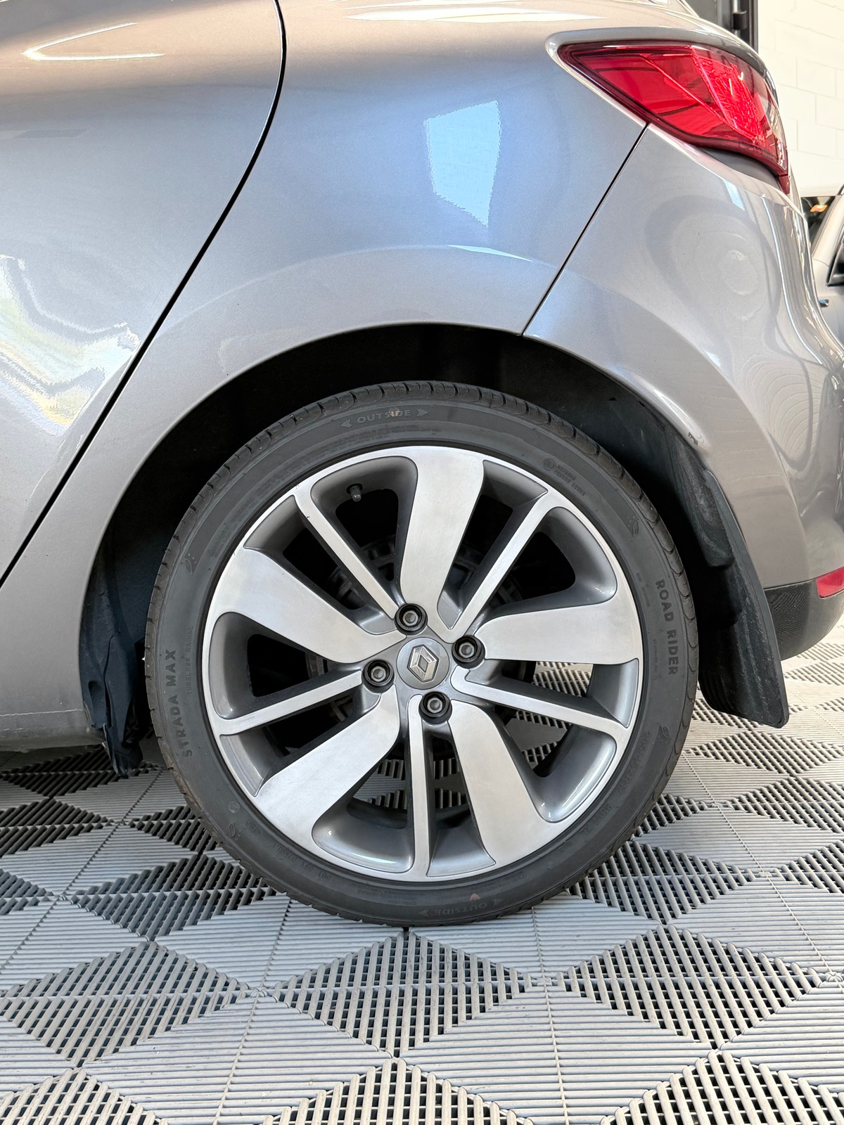 RENAULT Clio 4 1.2 TCE 120 CV BVA INTENS