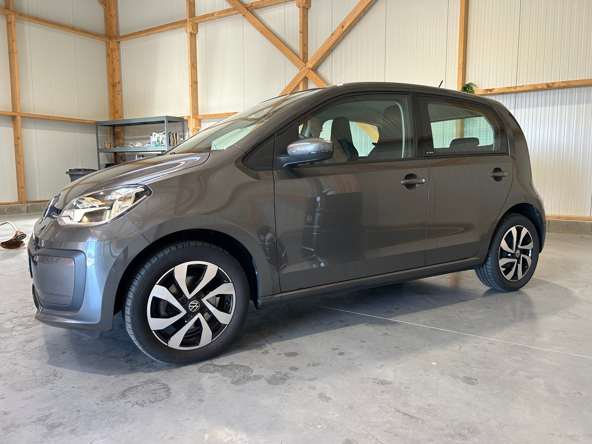 Volkswagen Up! 5 portes Phase 2 1.0 i 65 cv - GARANTIE