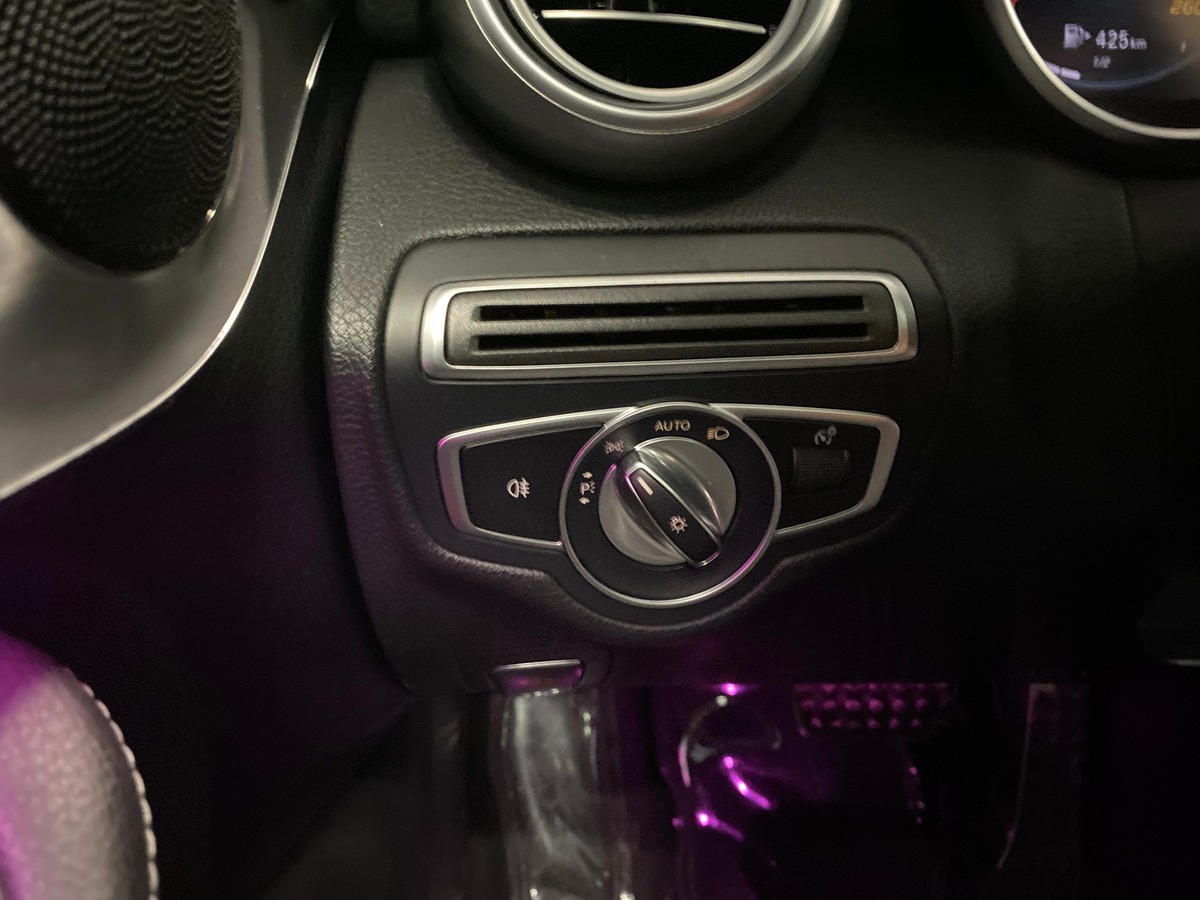 Mercedes Benz Classe C 220 cdi AMG Line / Toit Panoramique Ouvrant / Cock Pit / Led d Ambiance