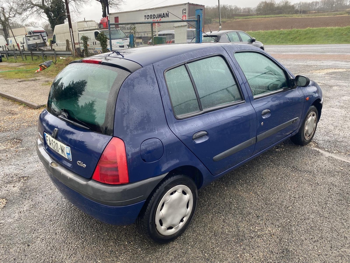 RENAULT Clio 1.2i 60cv 98165km