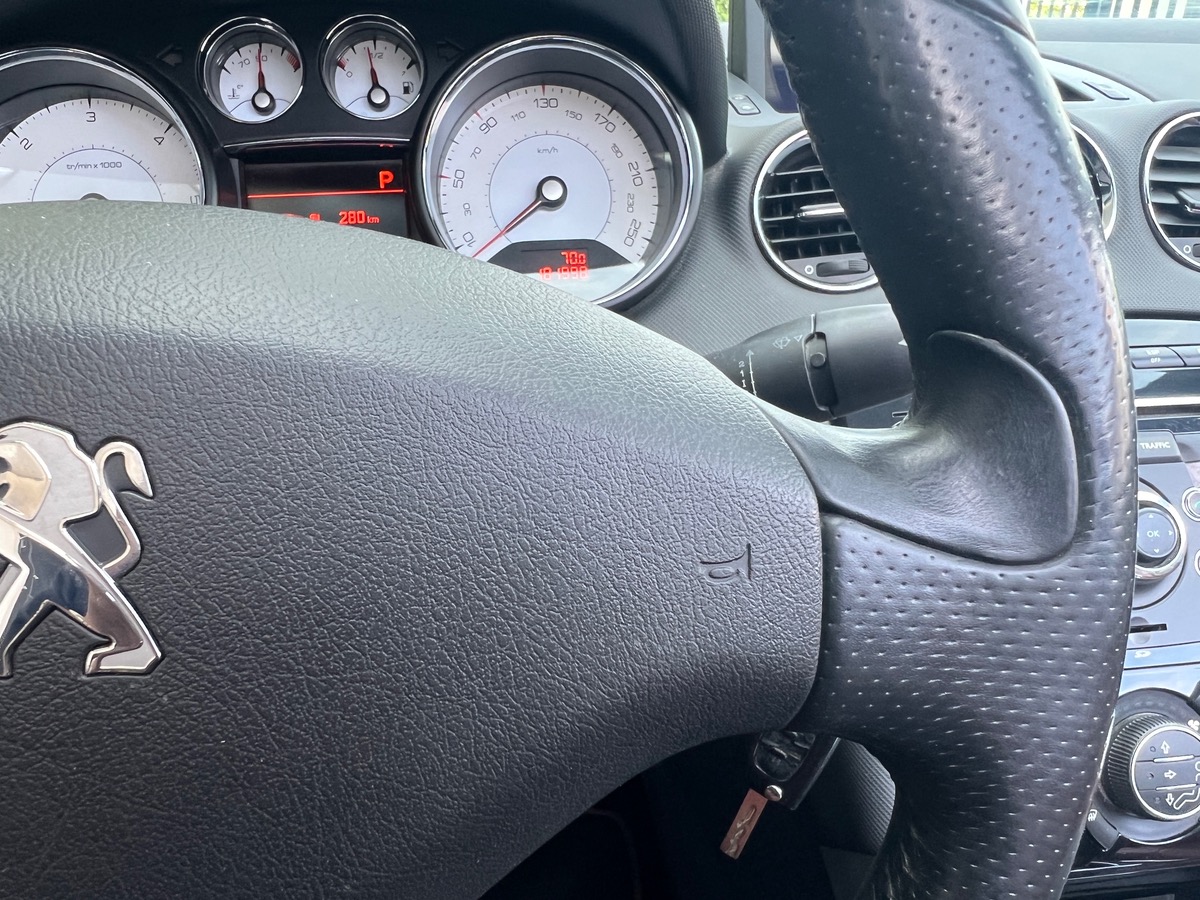 Peugeot 308 CC Feline 2.0 HDI 163 BVA