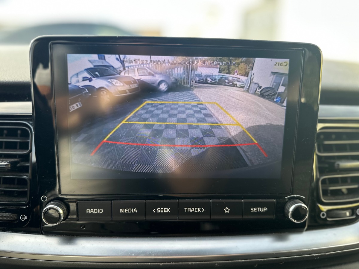 Kia Stonic Phase 2 1.0 T-GDi 100 cv EN TRÈS BON ÉTAT - CAMÉRA DE RECUL - CARPLAY