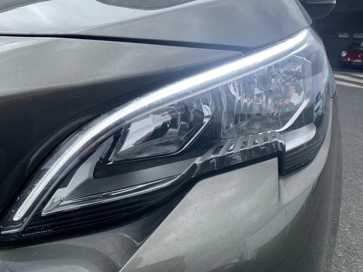 Peugeot 3008 130 ch | Allure | Toit ouvrant panoramique | Caméra recul | Attelage | Apple car play