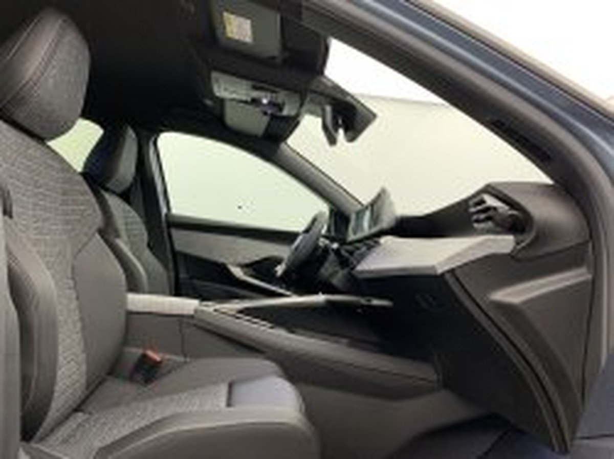 Peugeot 3008 NEW CROSSOVER 3008 Hybrid 145 e-DCS6 Allure