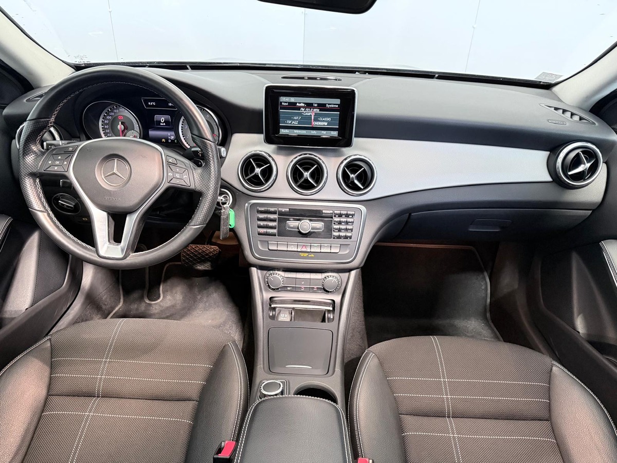 Mercedes-Benz GLA 1.6 i 156  SENSATION