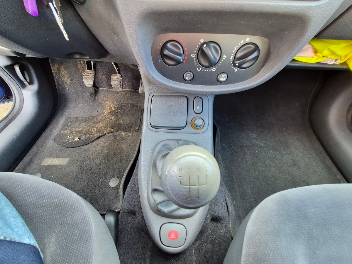 RENAULT Clio II 1.4 RTE 5 PORTES