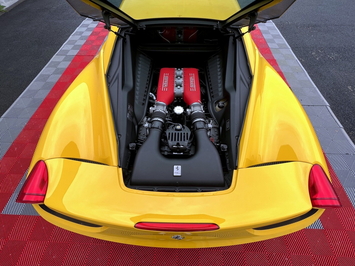 Ferrari 458 ITALIA V8 4.5 570 VOLANT LED / BAQUET
