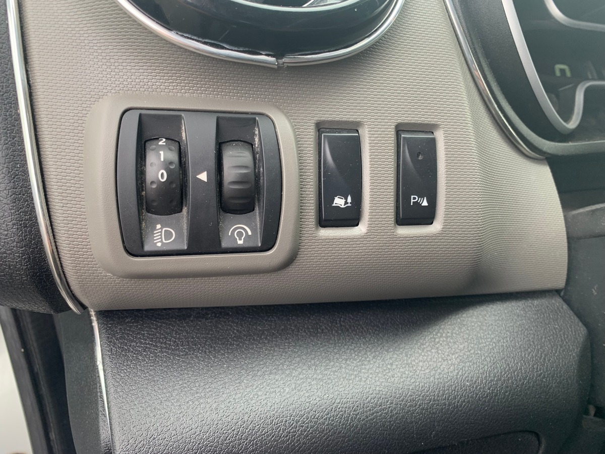 RENAULT Trafic 95 chevaux | 3 Places | Régulateur de vitesse | GPS | Climatisation | Bluetooth