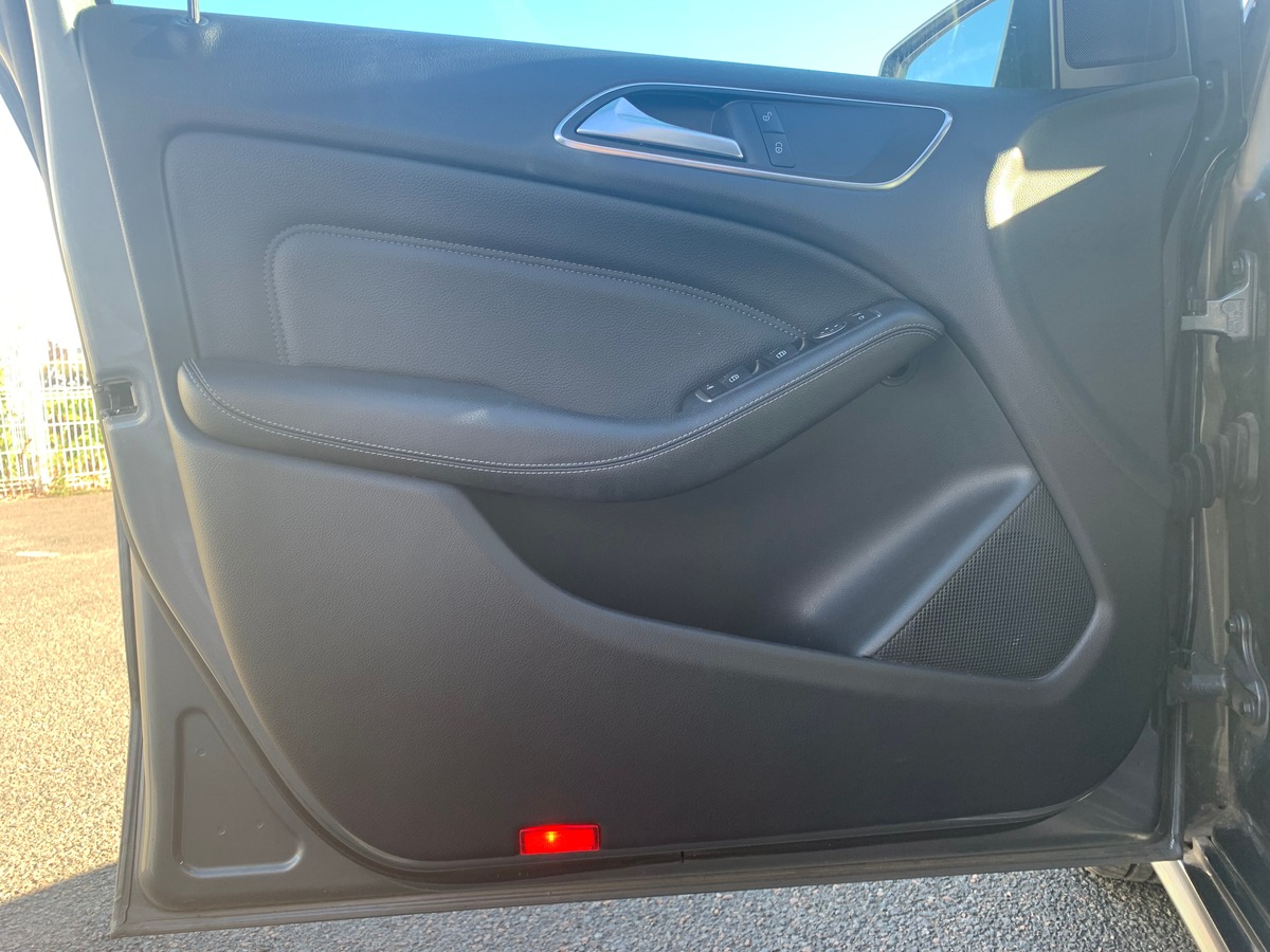 Mercedes-Benz Classe B 136 | Design | Toit ouvrant panoramique | Caméra | Cuir | Régulateur vitesse