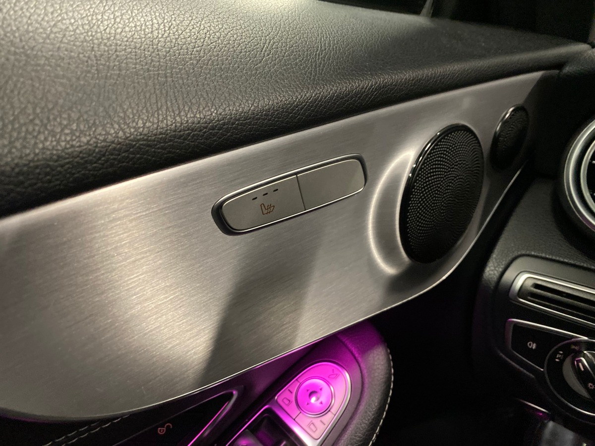 Mercedes Benz Classe C 220 cdi AMG Line / Toit Panoramique Ouvrant / Cock Pit / Led d Ambiance