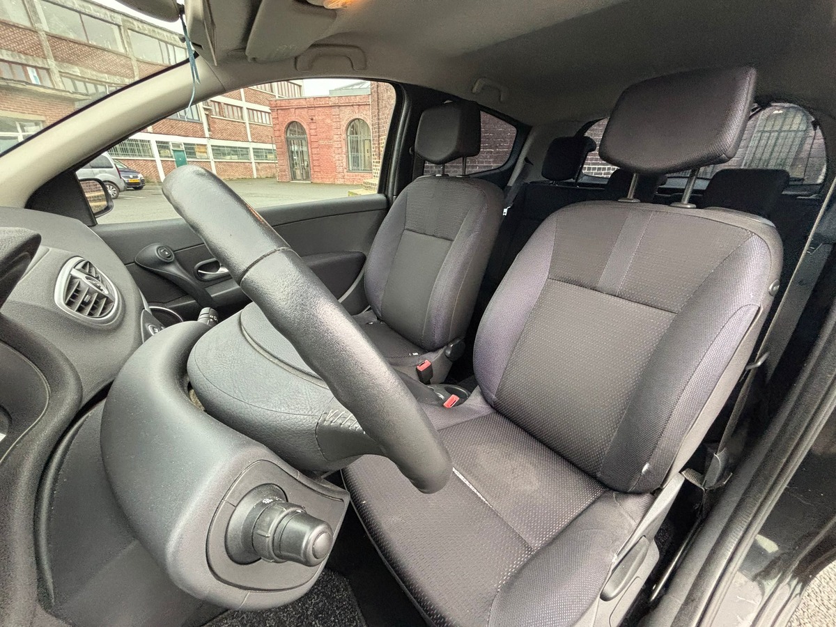 RENAULT Clio III 1.6 Dynamique - VENTE A MARCHAND