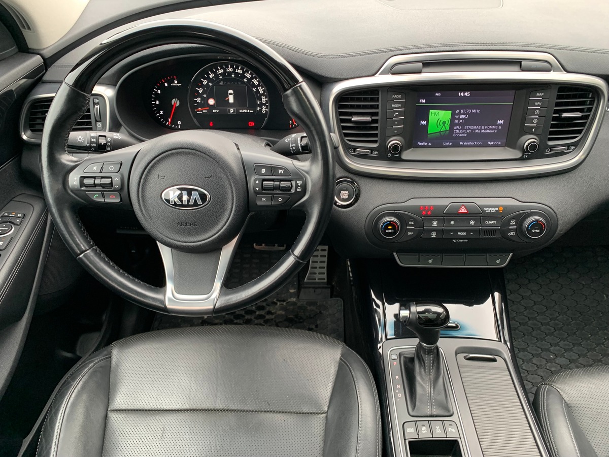 Kia Sorento 200 ch | Premium | 7 Places | AWD | Toit ouvrant panoramique | GPS | Régulateur vitesse