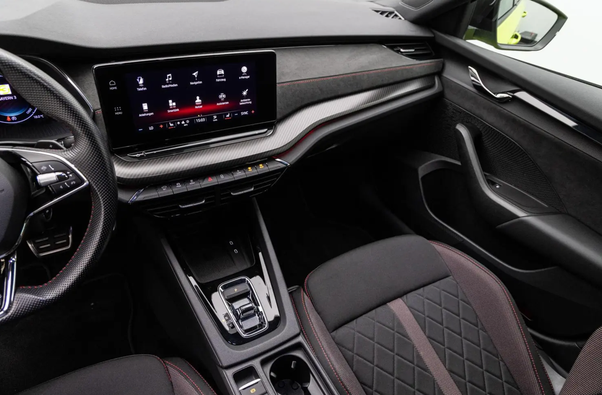 Skoda Octavia Combi IV 1.4 TSI PHEV iV 245ch RS DSG6e/Hybride/VO allemand/Pas de Malus