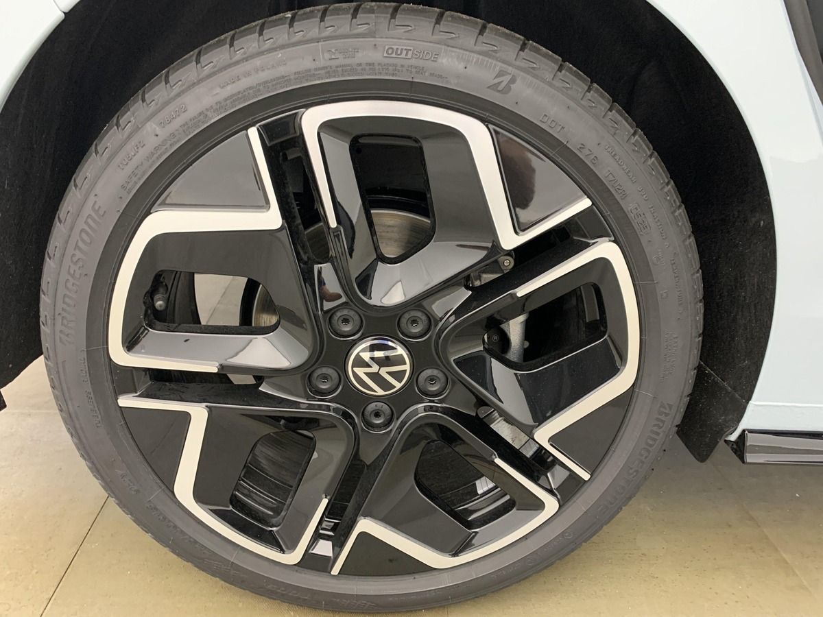 Volkswagen Golf 8  150 ch DSG7 2.0 TDI R-LINE