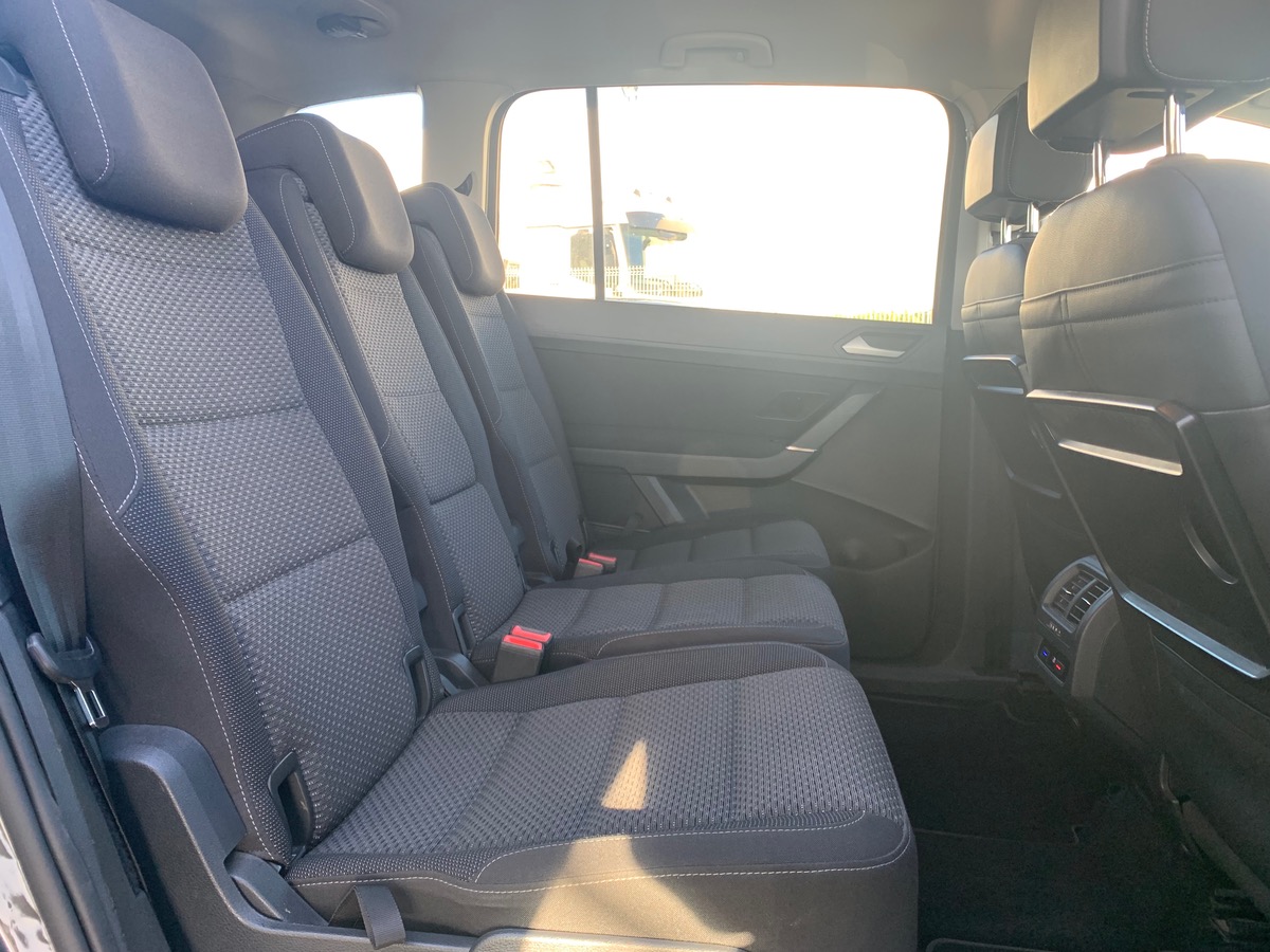 Volkswagen Touran 110 ch | 7 Places | Attelage | GPS | Radar de Stationnement Avant et Arriére
