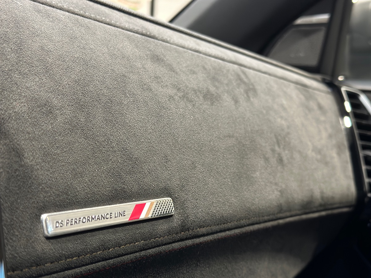 DS Ds7 Crossback 225 ch e-Tense Performance Line Plus / ATTELAGE / HI-FI FOCAL / TOIT PANO /CARPLAY