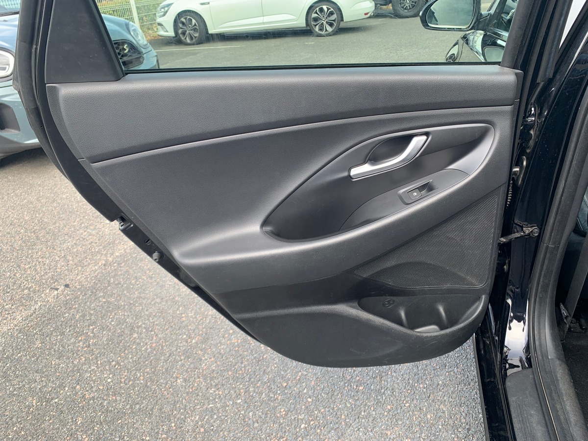 Hyundai i30 140 | Creative | Caméra recul | GPS | Siège électrique | Régulateur | Roue de secours