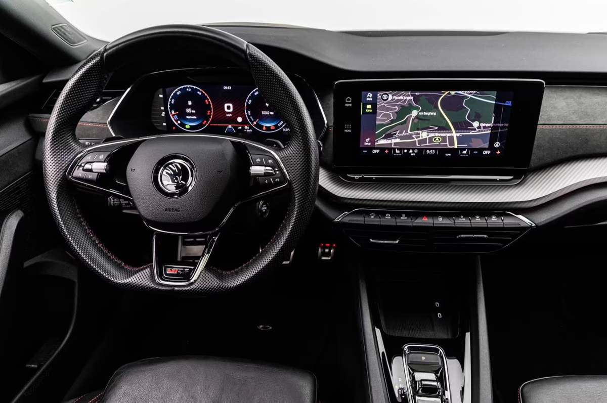 Skoda Octavia Combi IV 2.0 TDI 200ch RS DSG7/Attelage/Toit ouvrant/Matrix/Aff tête haute