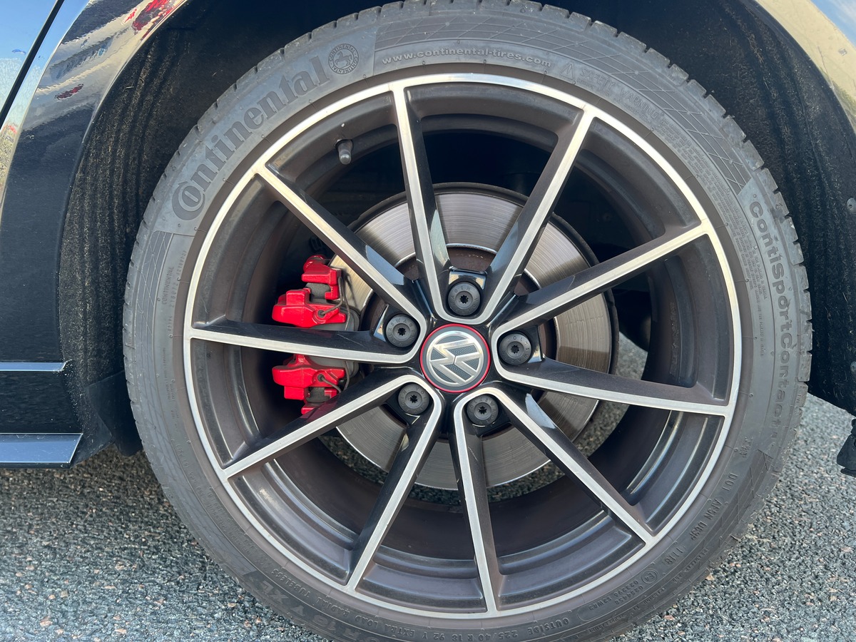 Volkswagen Golf GTI TCR | Stage 1 | Régulateur | Sièges chauffants | GPS | Ligne compléte Akrapovic