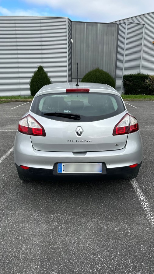RENAULT MEGANE 3 110 ch | Business | Aide stationnement avant, arriére | Régulateur de vitesse