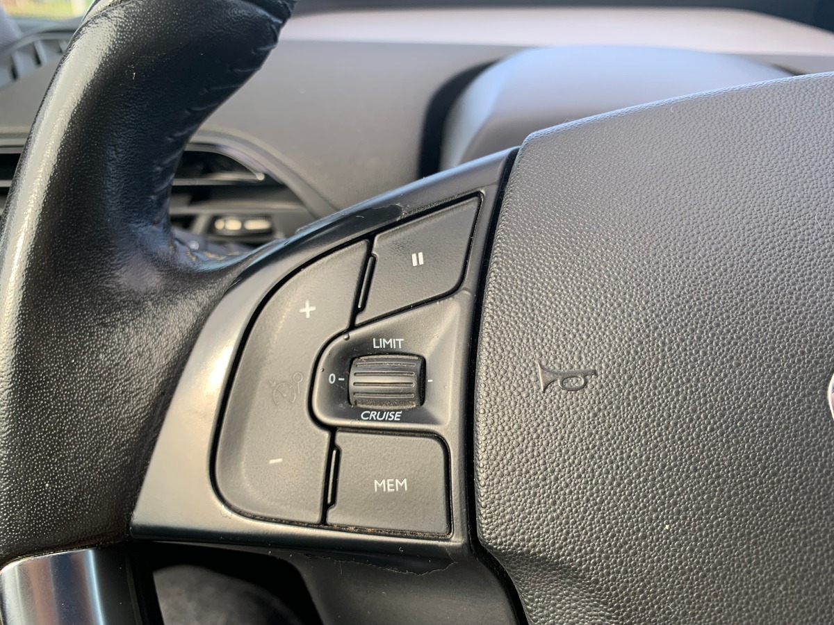 Citroën C4 SpaceTourer 120 chevaux | Live | Régulateur vitesse | Apple car Play Android auto | GPS