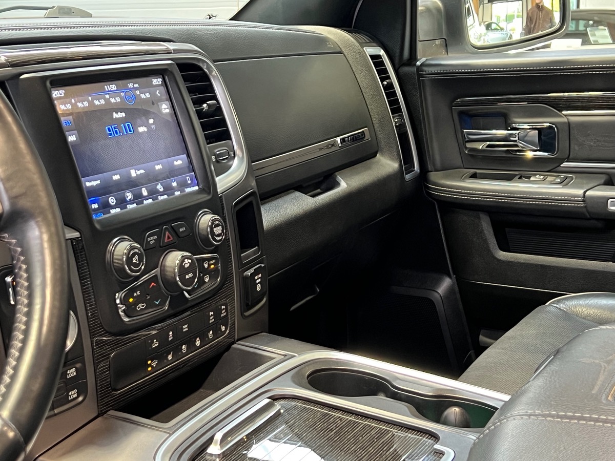 Dodge RAM 1500 5.7 V8 HEMI 395CV  LIMITED ÉTHANOL c