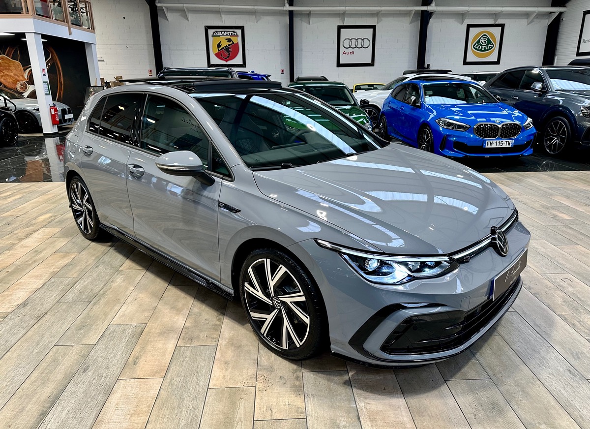 Volkswagen Golf VIII (2) 1.5 ETSI EVO2 150 R-Line DSG7 1° Main TVA