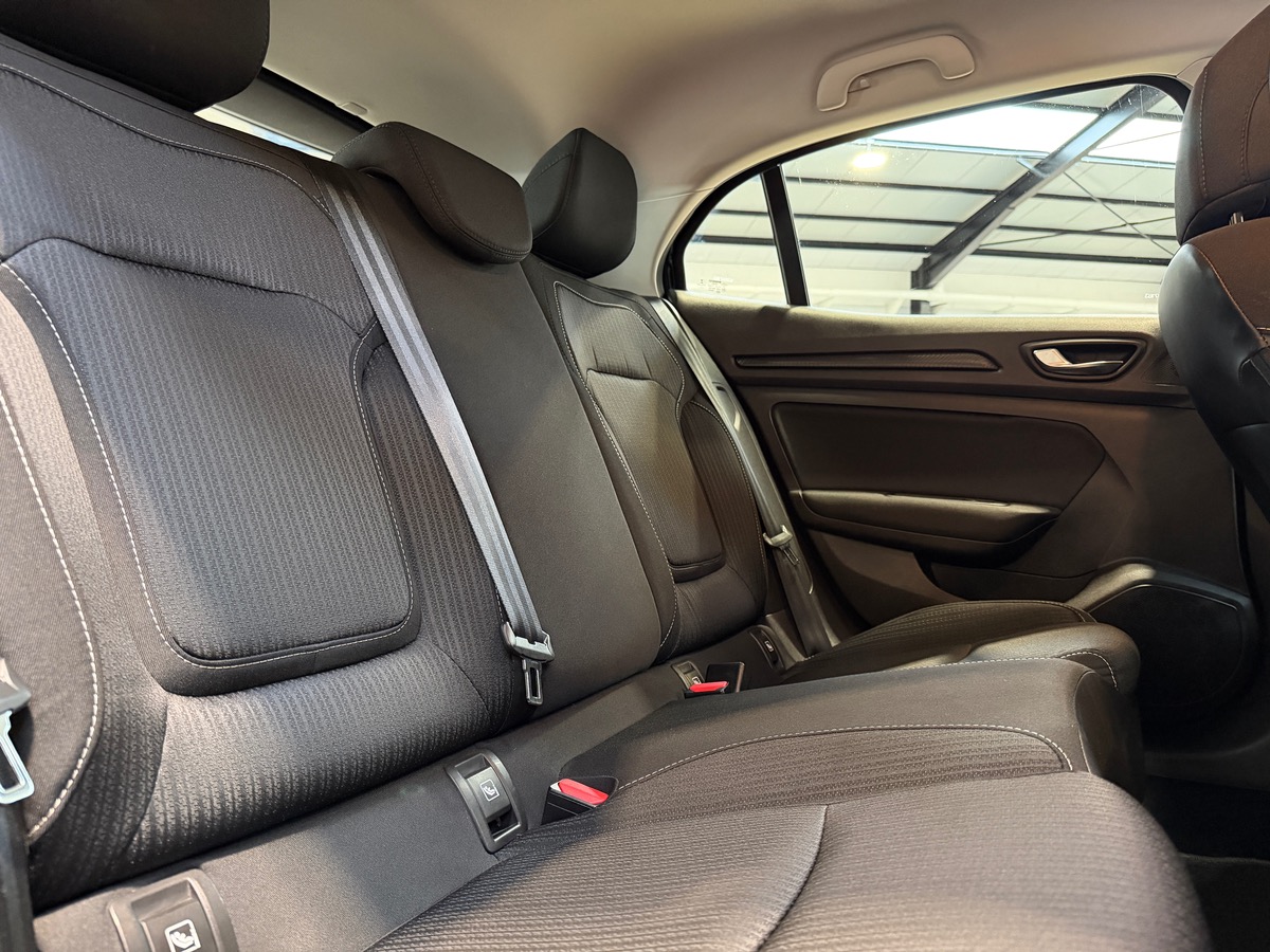 RENAULT Megane IV Blue DCI 115 cv EDC Business