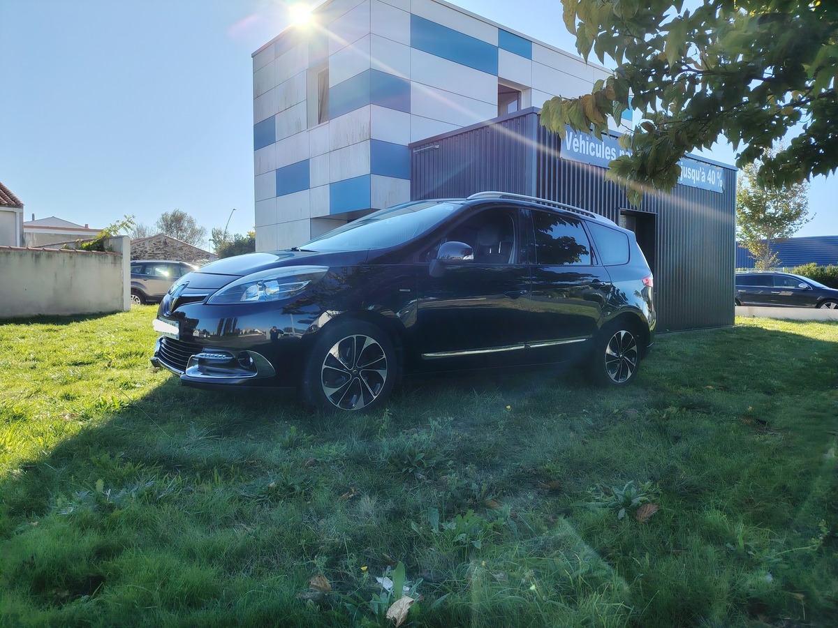 RENAULT Grand Scenic Grand Scenic 1.2 TCe 130ch energy Bose Euro6 7 places