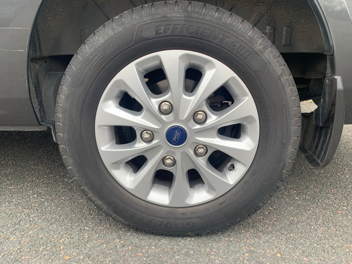 Ford TRANSIT CUSTOM 130 ch | L1H1 Trend Business | 3 Places | Caméra recul | Attelage | Roue secours