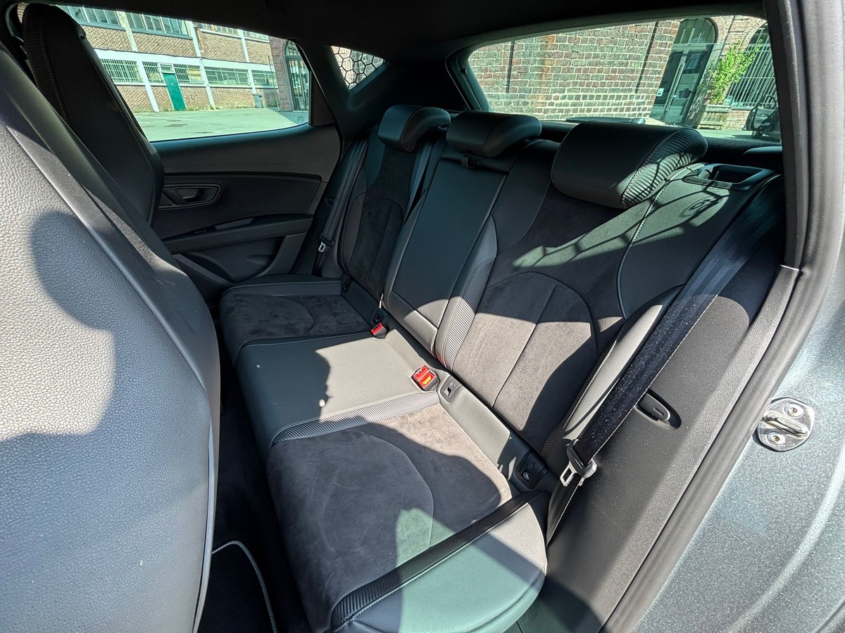 Seat CUPRA LEON R 2.0 TSI DSG6 - N°215/799 - Française