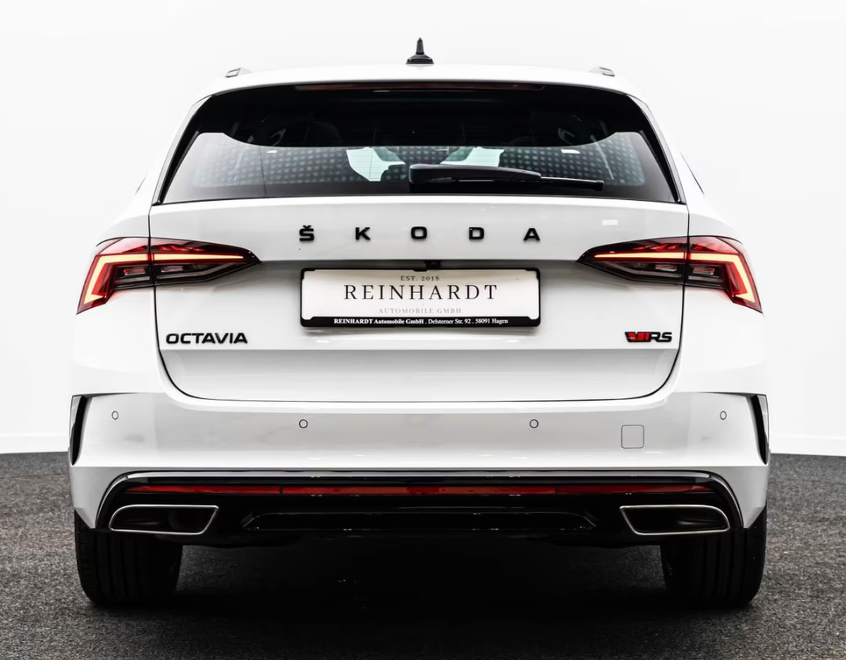 Skoda Octavia Combi 2.0 TDI 200ch RS DSG7/Toit ouvrant/Attelage/VO Allemand/Malus 250e