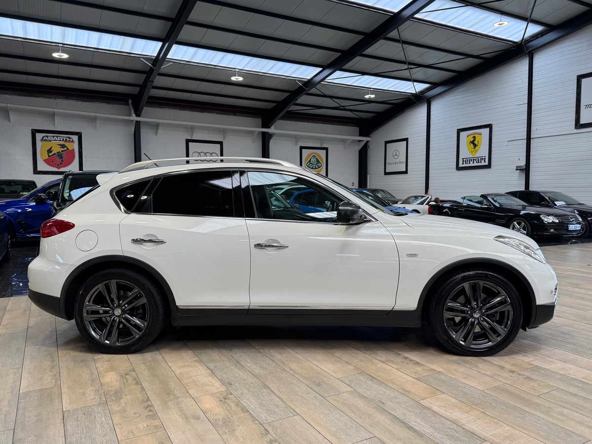Infiniti EX30D GT PREMIUM V6 AWD AUTO-S7 238CV TO/ATTELAGE/CAM 360°/BOSE ENTRETIEN COMPLET A 
