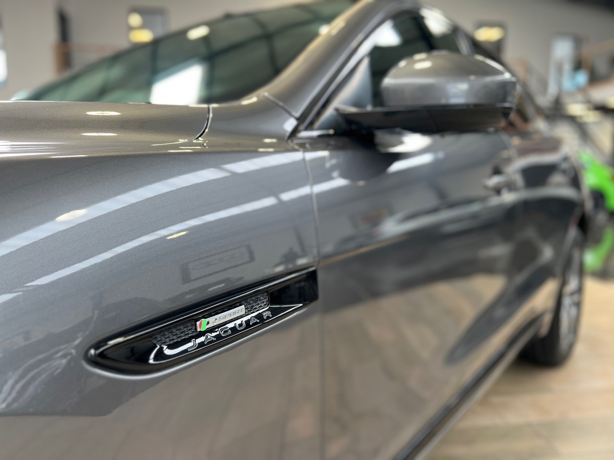 Jaguar F-Pace AWD 2.0 D 180 ch R-SPORT BVA8