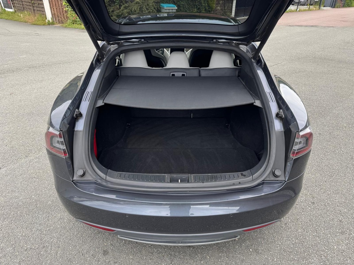 Tesla Model S 85 367CV 7 places - Recharge gratuite à vie