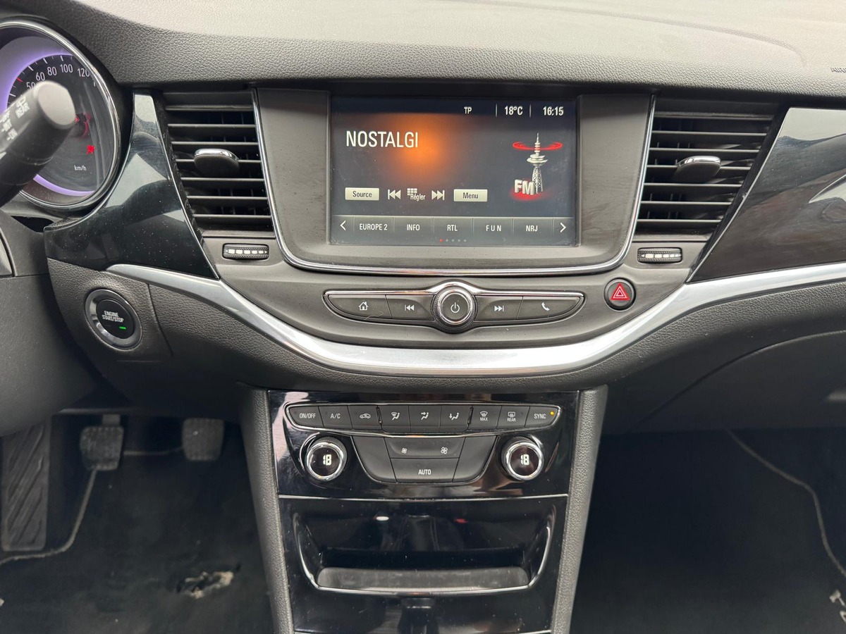 Opel Astra 1.6 CDTI 135 Dynamic- Crochet d'attelage- Toit ouvrant- Révisé - Garantie