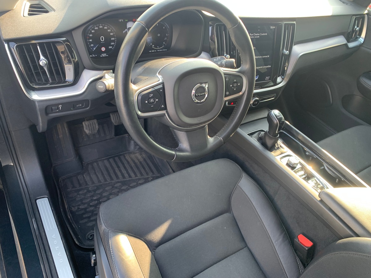 Volvo V60 150 ch | Momentum business | Caméra de recul | Avertisseur Angles Morts | Apple car Play
