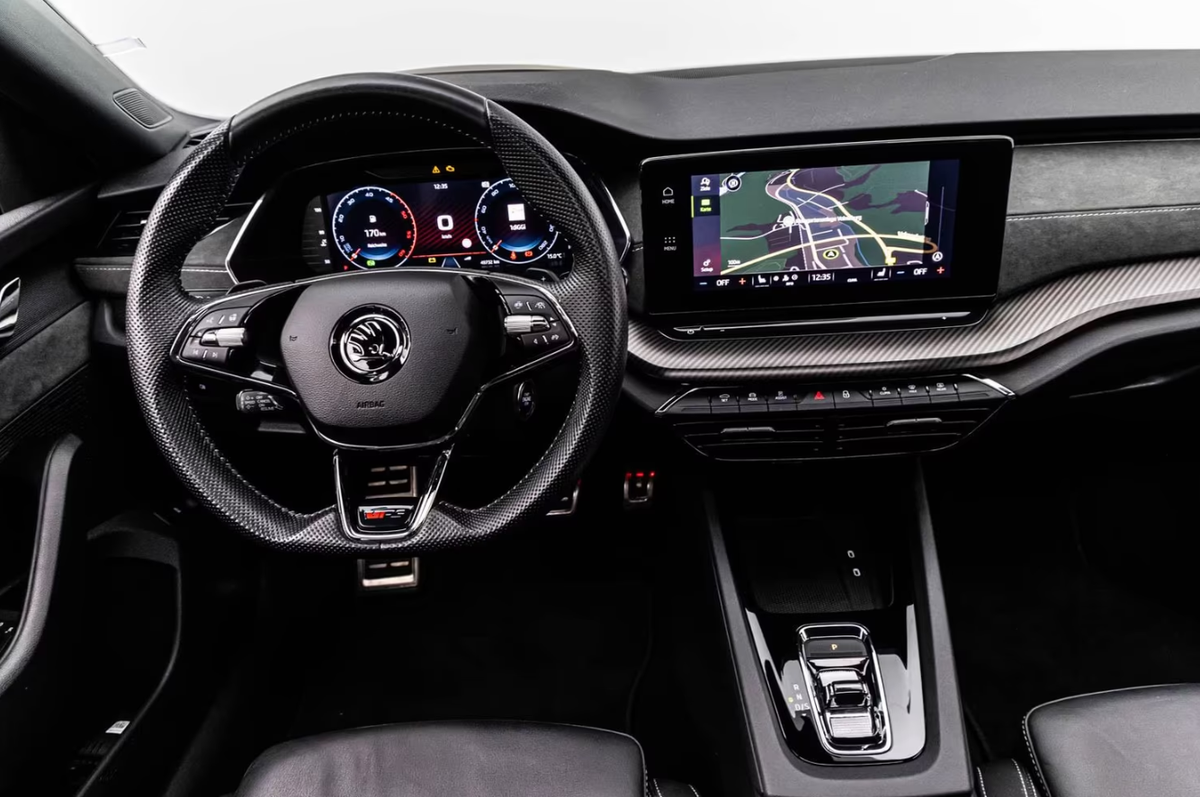 Skoda Octavia Combi 2.0 TDI 200ch RS DSG7/Toit ouvrant/Attelage/VO Allemand/Malus 250e