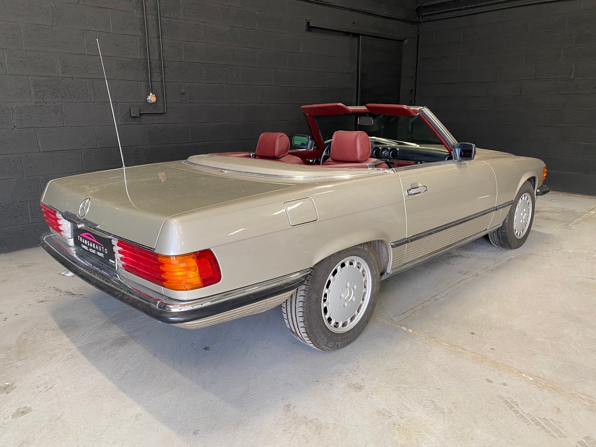 Mercedes-Benz Classe SL 560 v8 cabriolet w 107