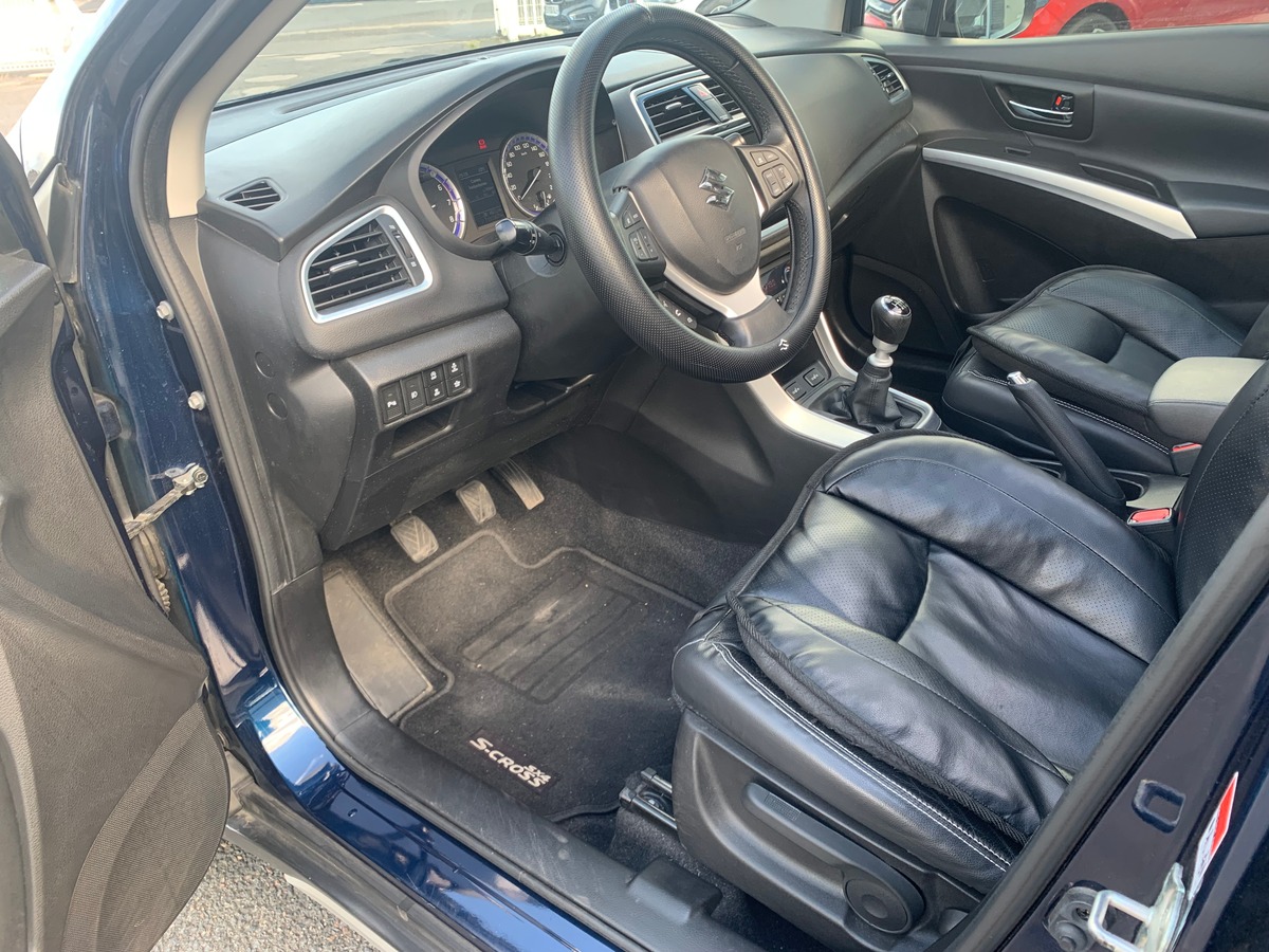 Suzuki SX4 S-Cross 140 | Style | Toit ouvrant panoramique | Régulateur vitesse adaptatif | Caméra